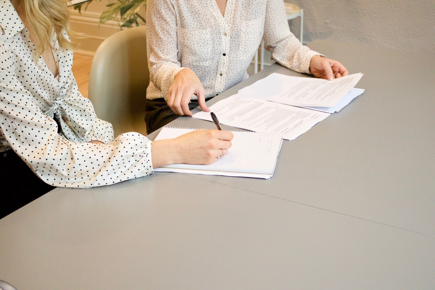 Beneficios de contratar expertos en traducciones y gestiones